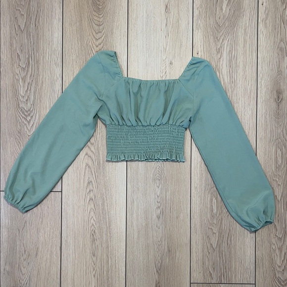 SHEIN Sage Green Long Sleeve Smocked Crop Top - Picture 5 of 9
